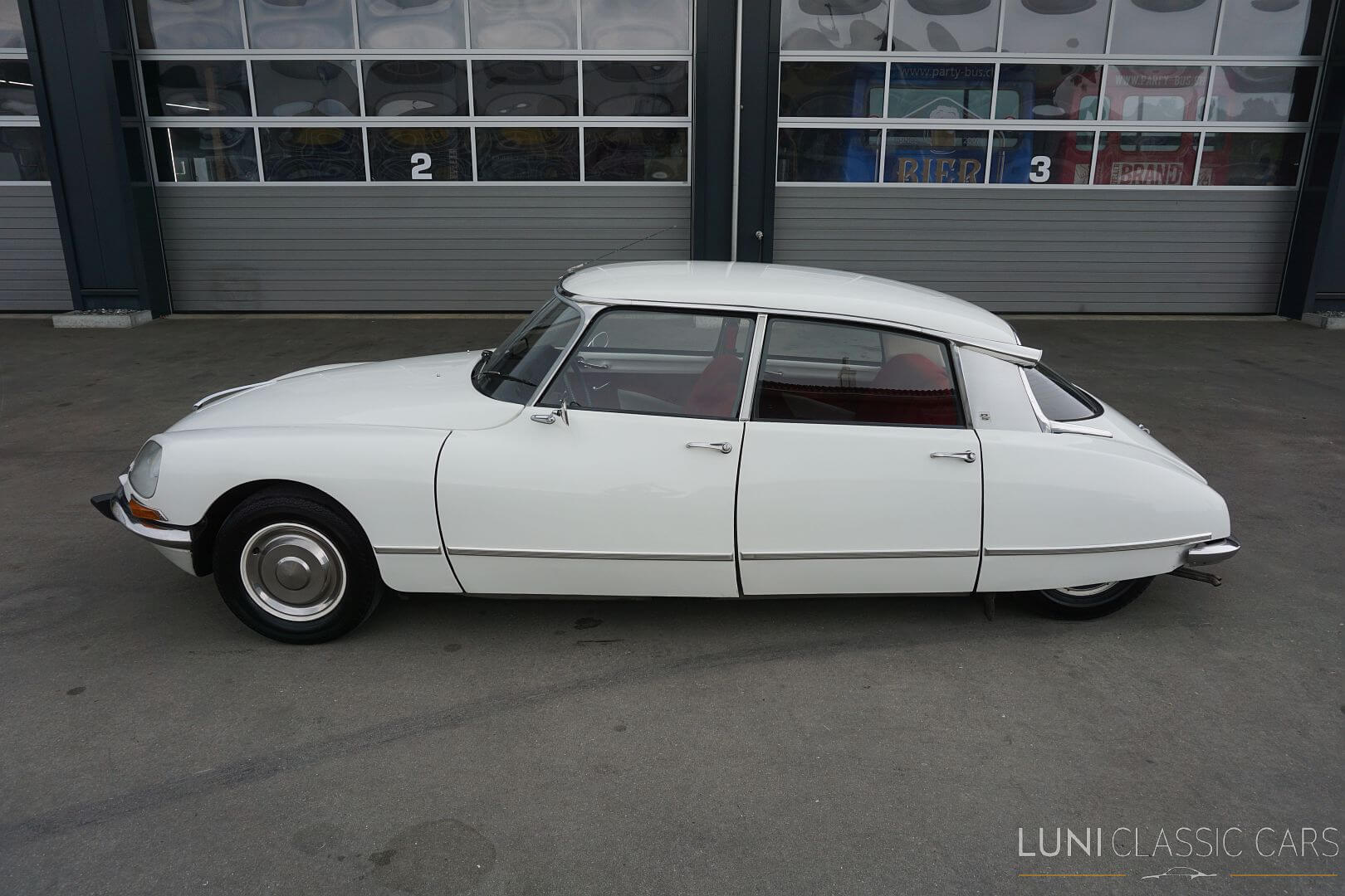 <trp-post-container data-trp-post-id='48114'>1970 Citroën D Spécial