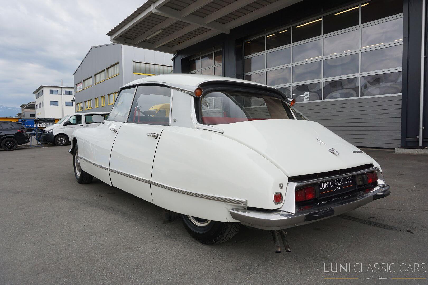 <trp-post-container data-trp-post-id='48114'>1970 Citroën D Spécial