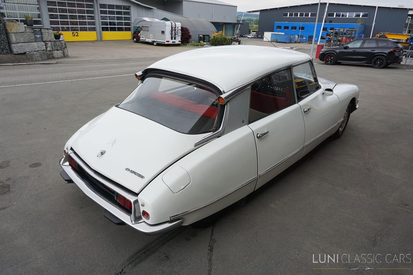 <trp-post-container data-trp-post-id='48114'>1970 Citroën D Spécial