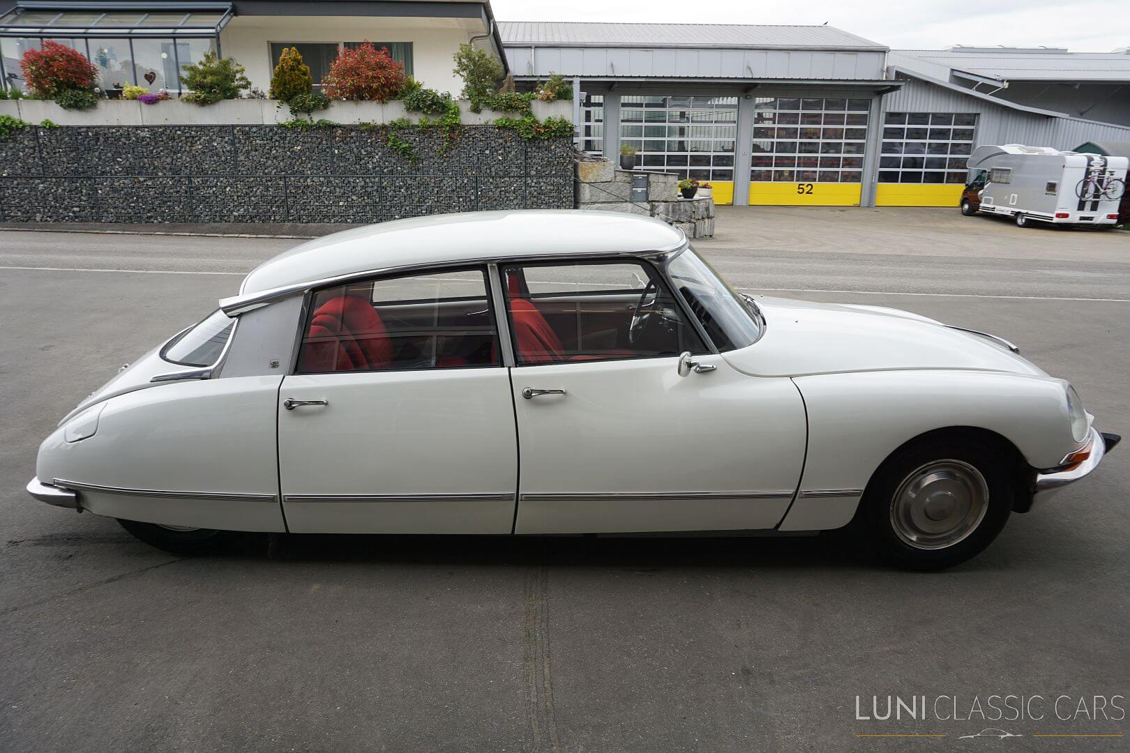 <trp-post-container data-trp-post-id='48114'>1970 Citroën D Spécial