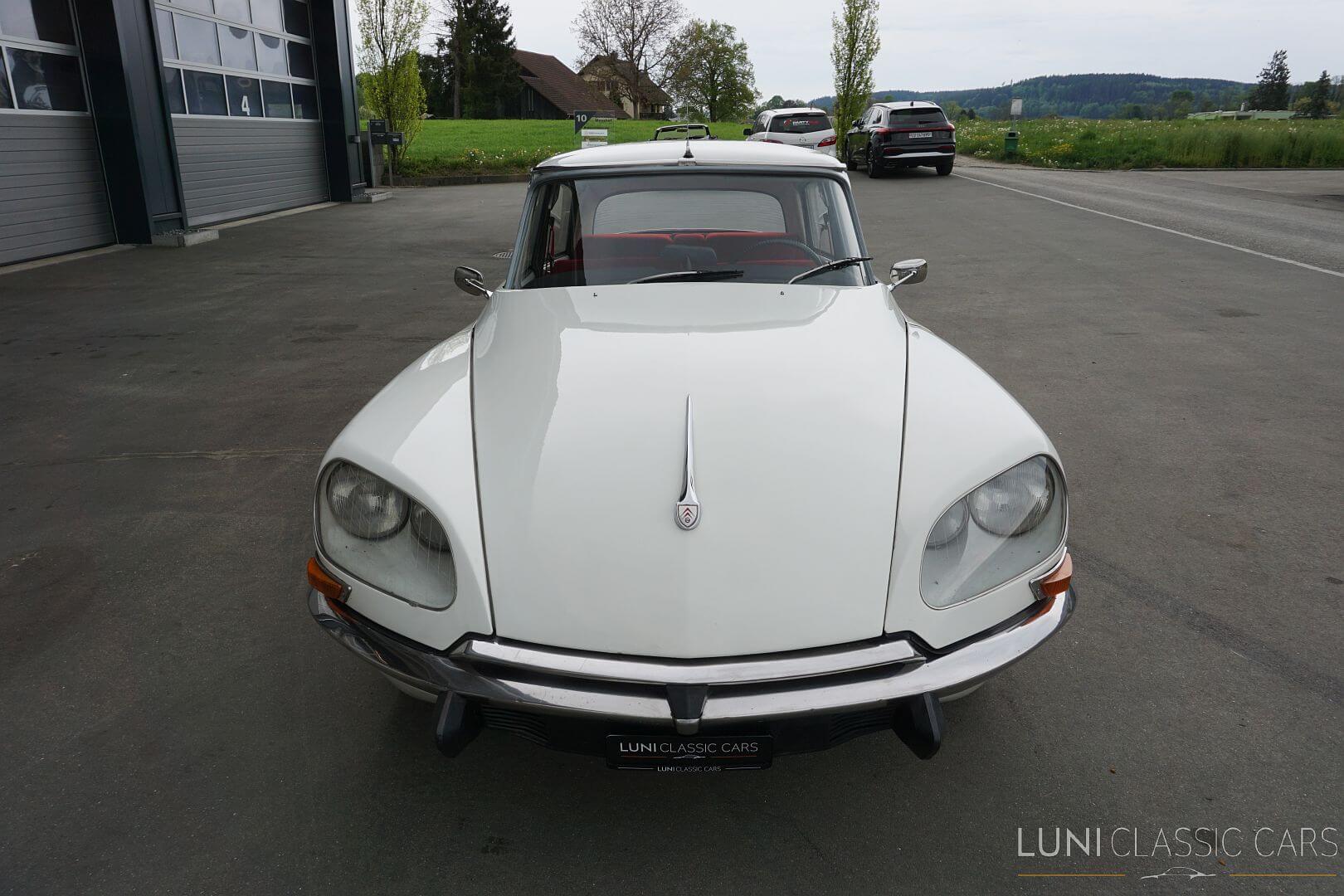 <trp-post-container data-trp-post-id='48114'>1970 Citroën D Spécial