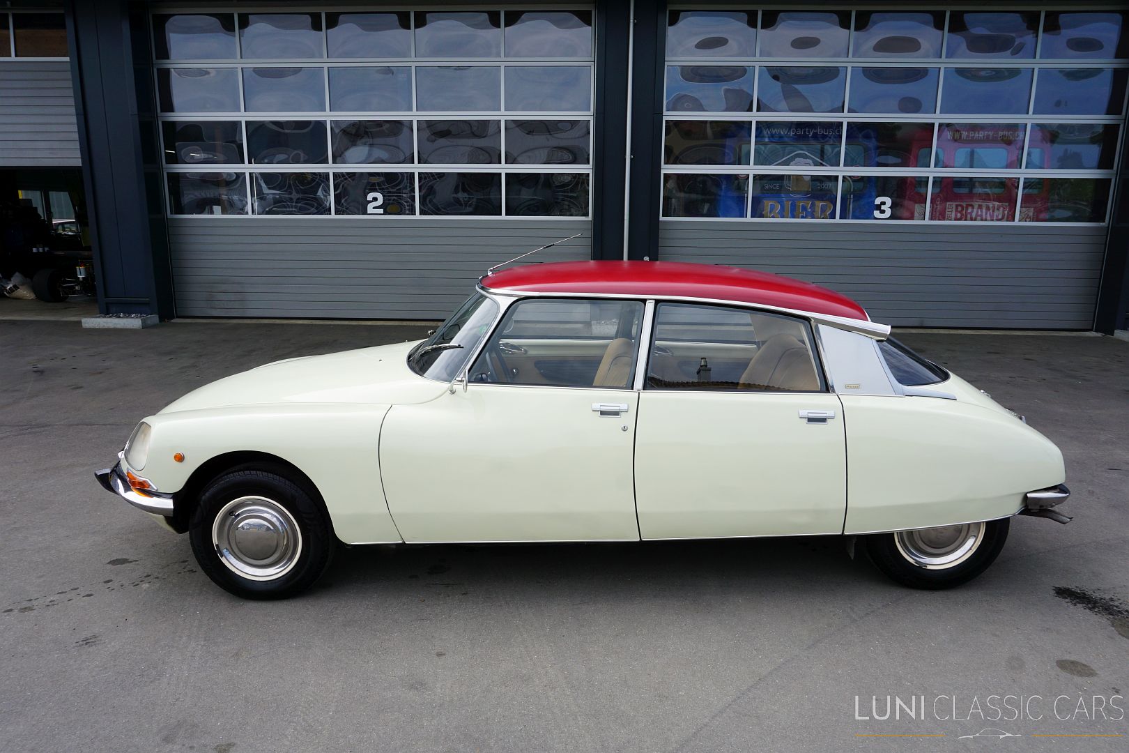 <trp-post-container data-trp-post-id='48244'>1972 Citroën D Super 5