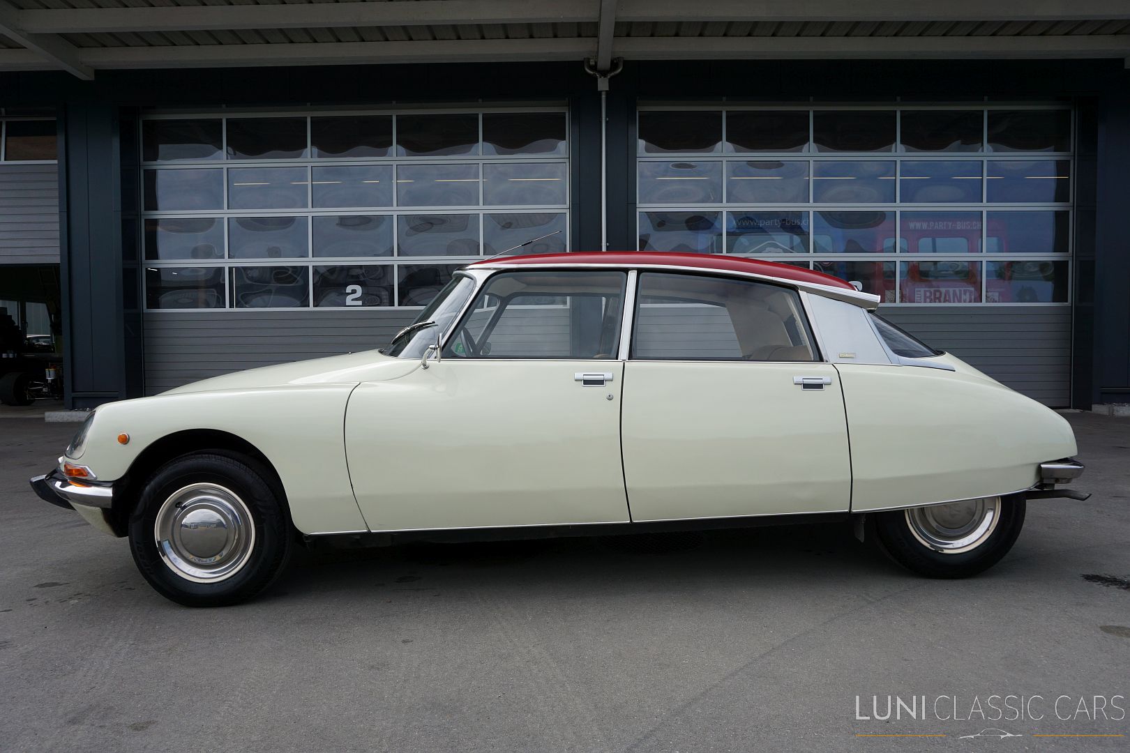 <trp-post-container data-trp-post-id='48244'>1972 Citroën D Super 5