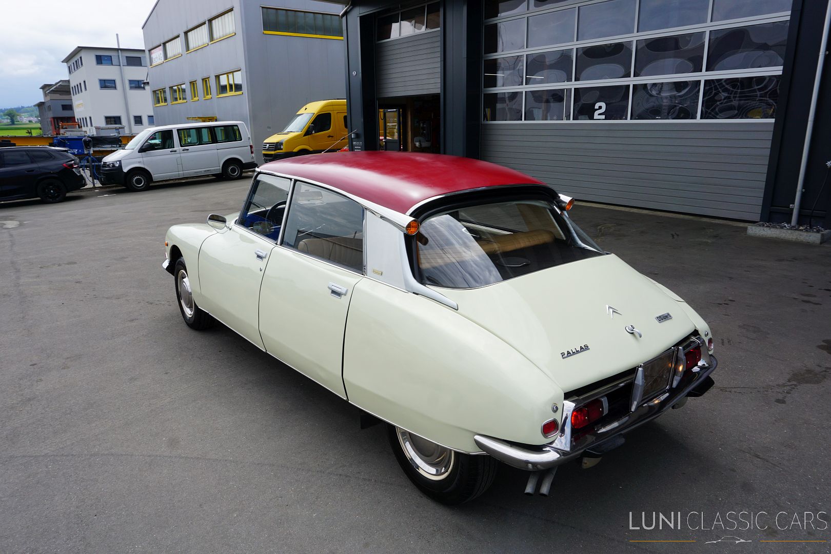 <trp-post-container data-trp-post-id='48244'>1972 Citroën D Super 5