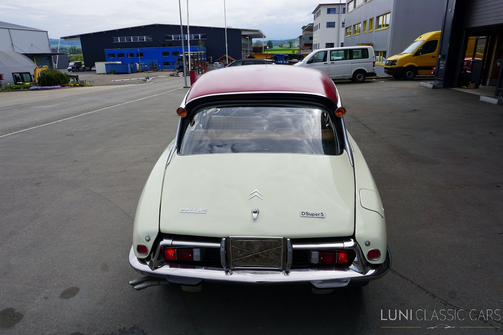 <trp-post-container data-trp-post-id='48244'>1972 Citroën D Super 5