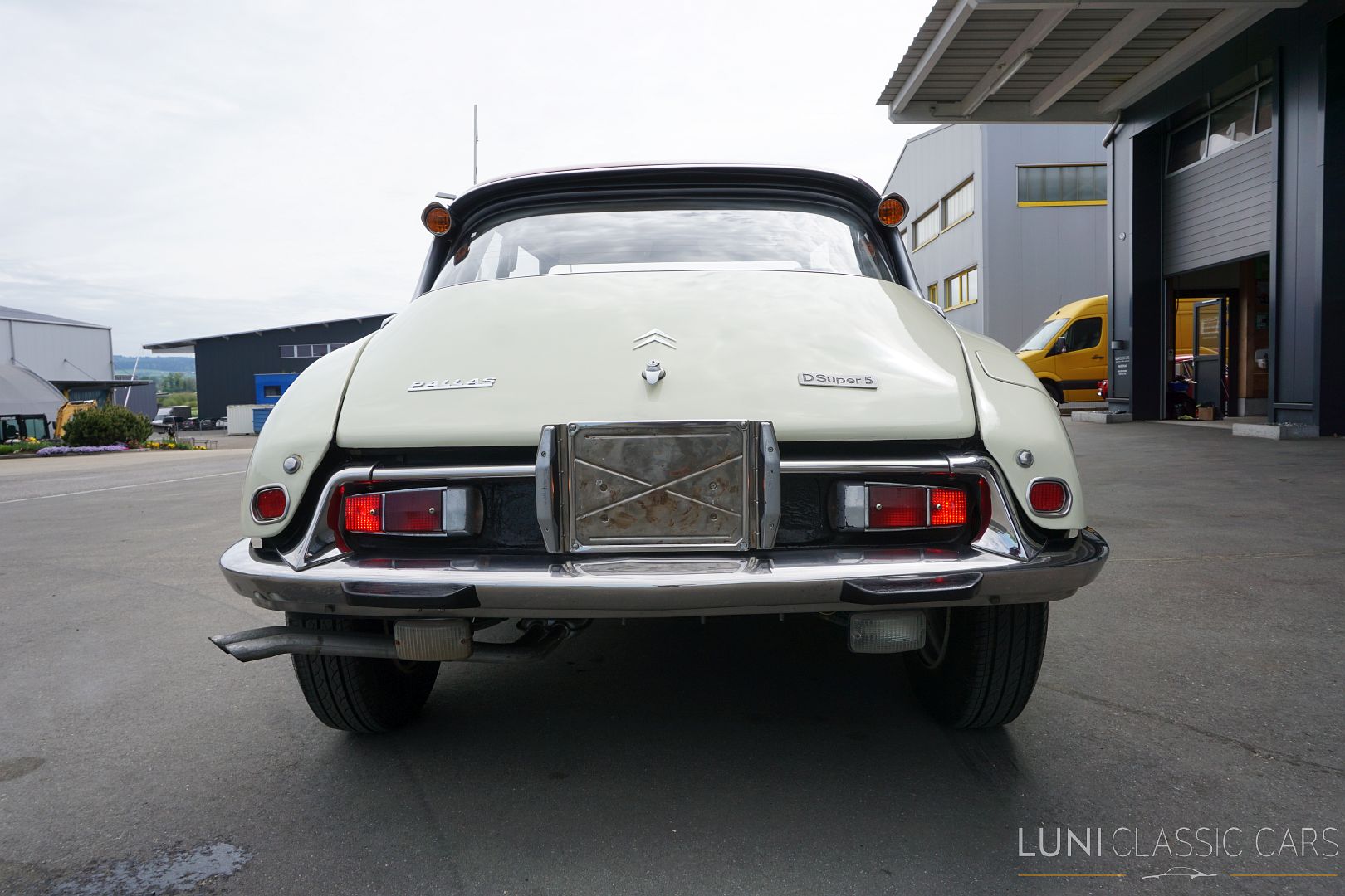 <trp-post-container data-trp-post-id='48244'>1972 Citroën D Super 5