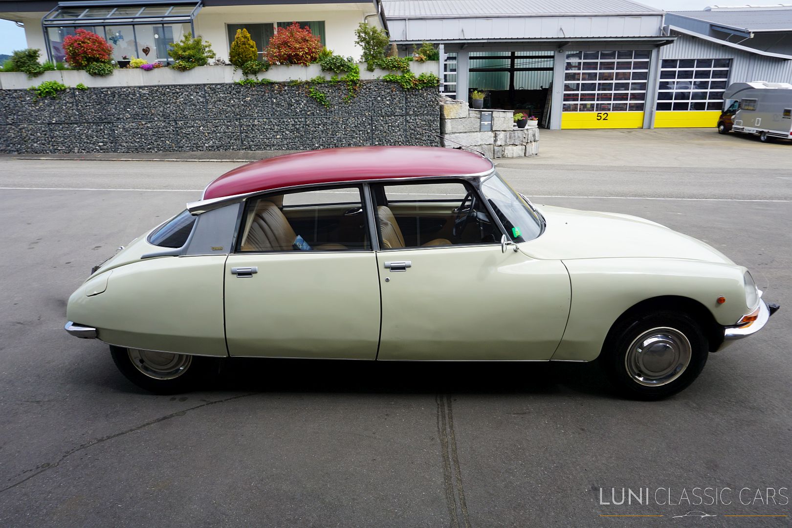 <trp-post-container data-trp-post-id='48244'>1972 Citroën D Super 5