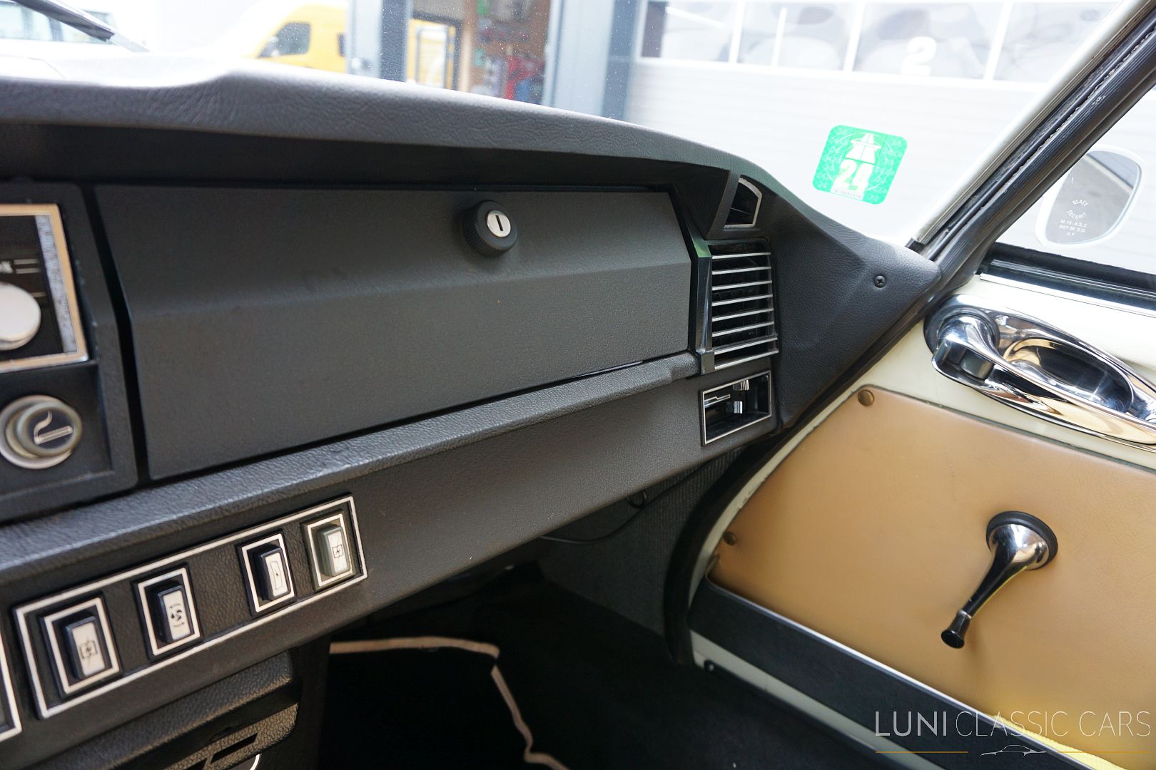 <trp-post-container data-trp-post-id='48244'>1972 Citroën D Super 5