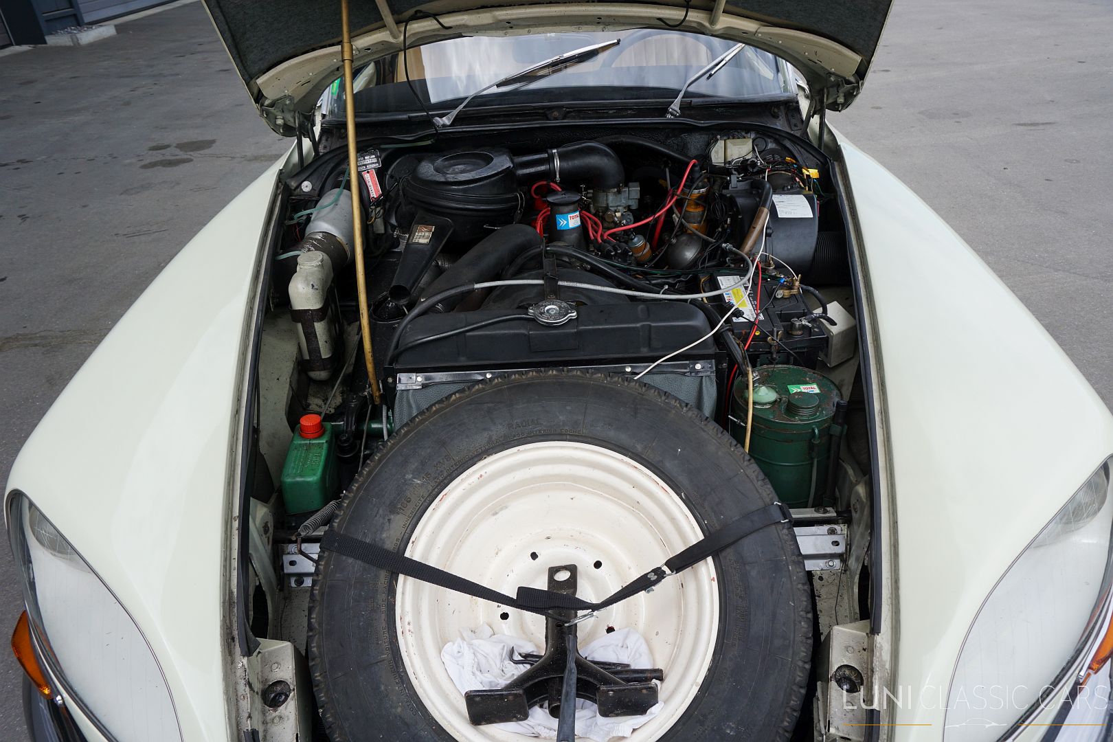 <trp-post-container data-trp-post-id='48244'>1972 Citroën D Super 5