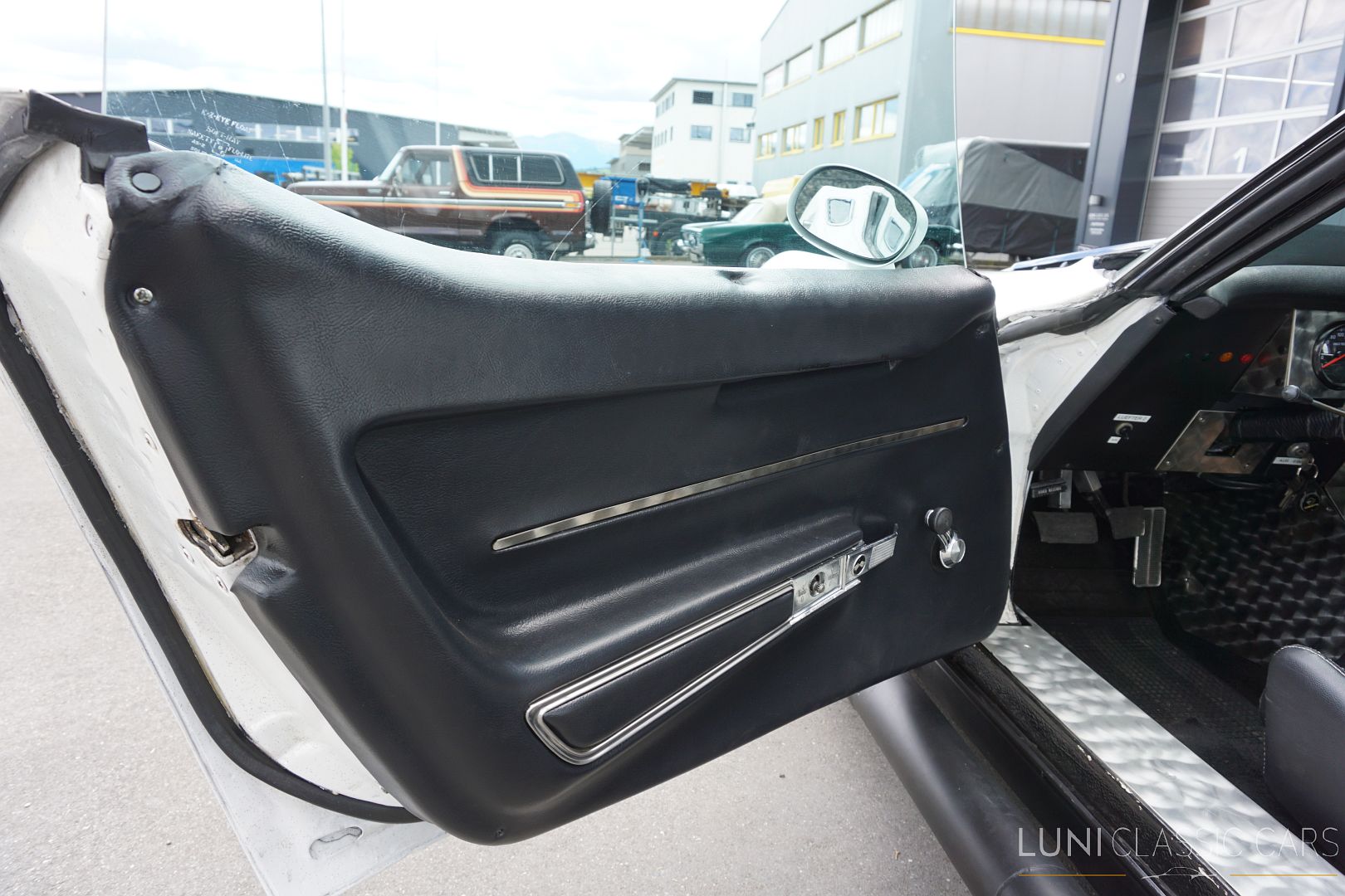 <trp-post-container data-trp-post-id='48570'>1968 Chevrolet Corvette C3