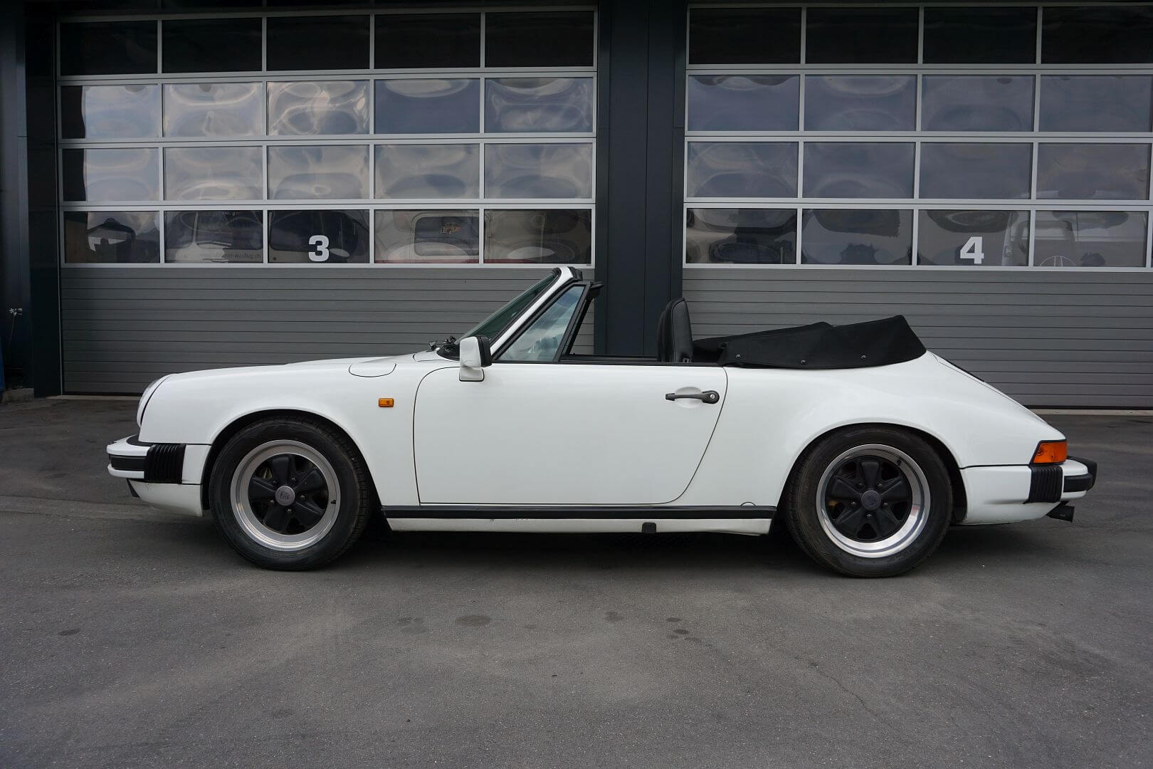 <trp-post-container data-trp-post-id='48818'>1986 Porsche 911 Carrera Cabriolet