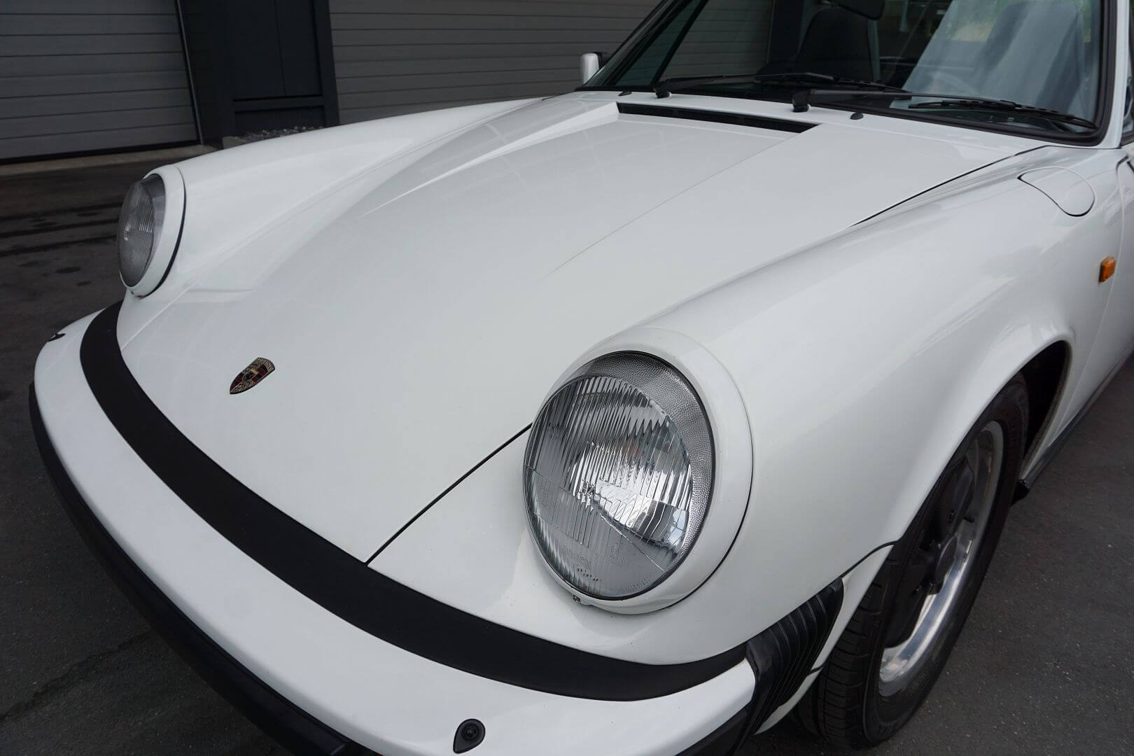 <trp-post-container data-trp-post-id='48818'>1986 Porsche 911 Carrera Cabriolet