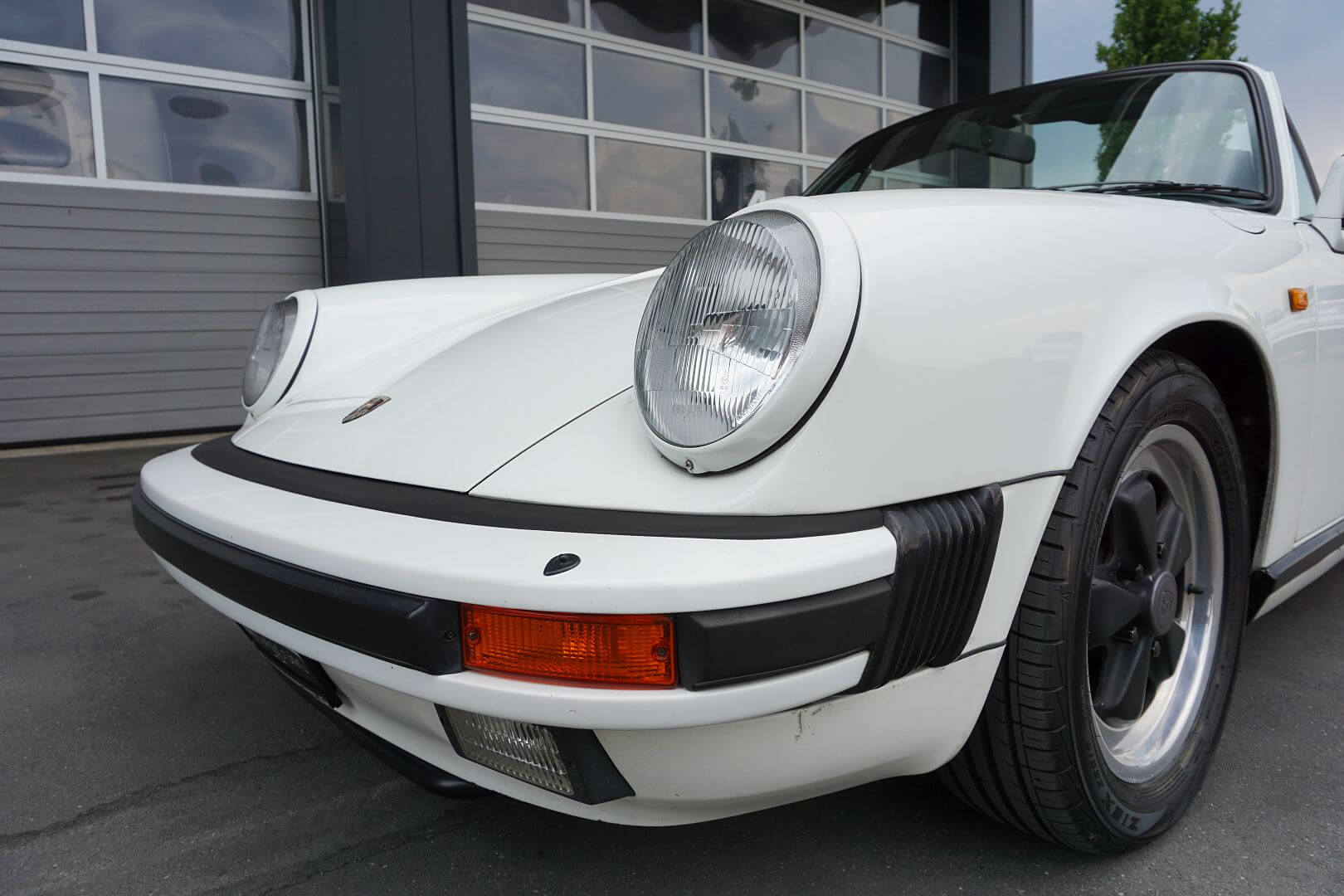 <trp-post-container data-trp-post-id='48818'>1986 Porsche 911 Carrera Cabriolet