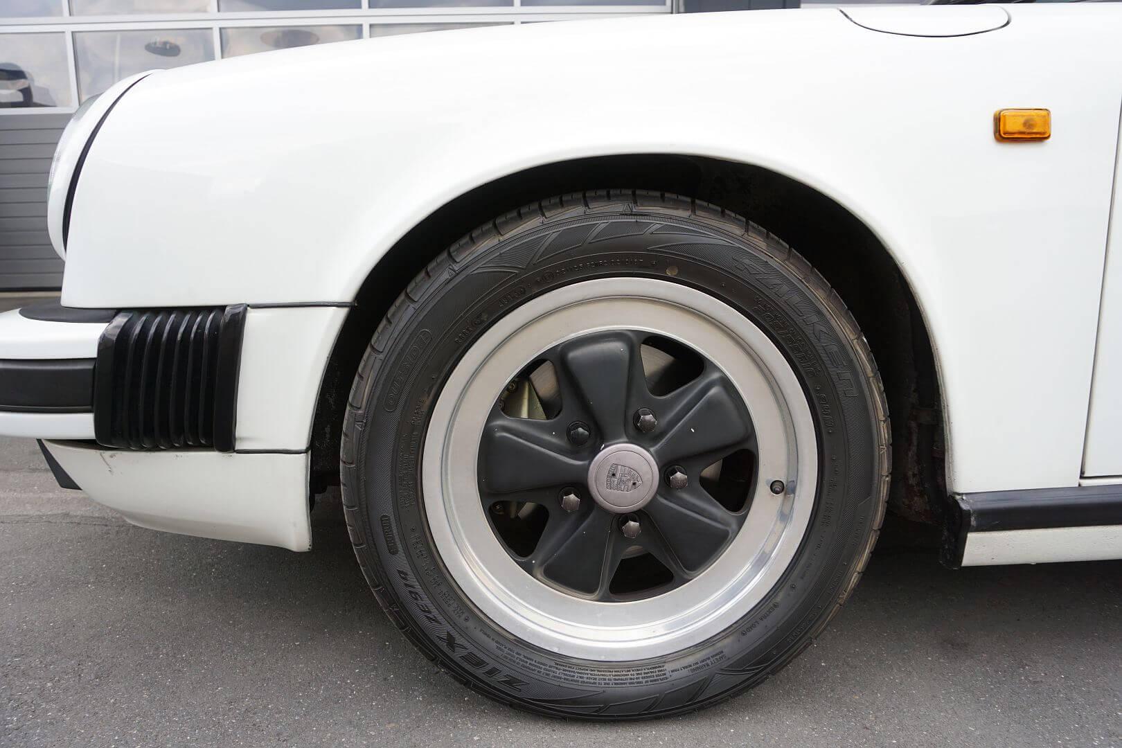 <trp-post-container data-trp-post-id='48818'>1986 Porsche 911 Carrera Cabriolet