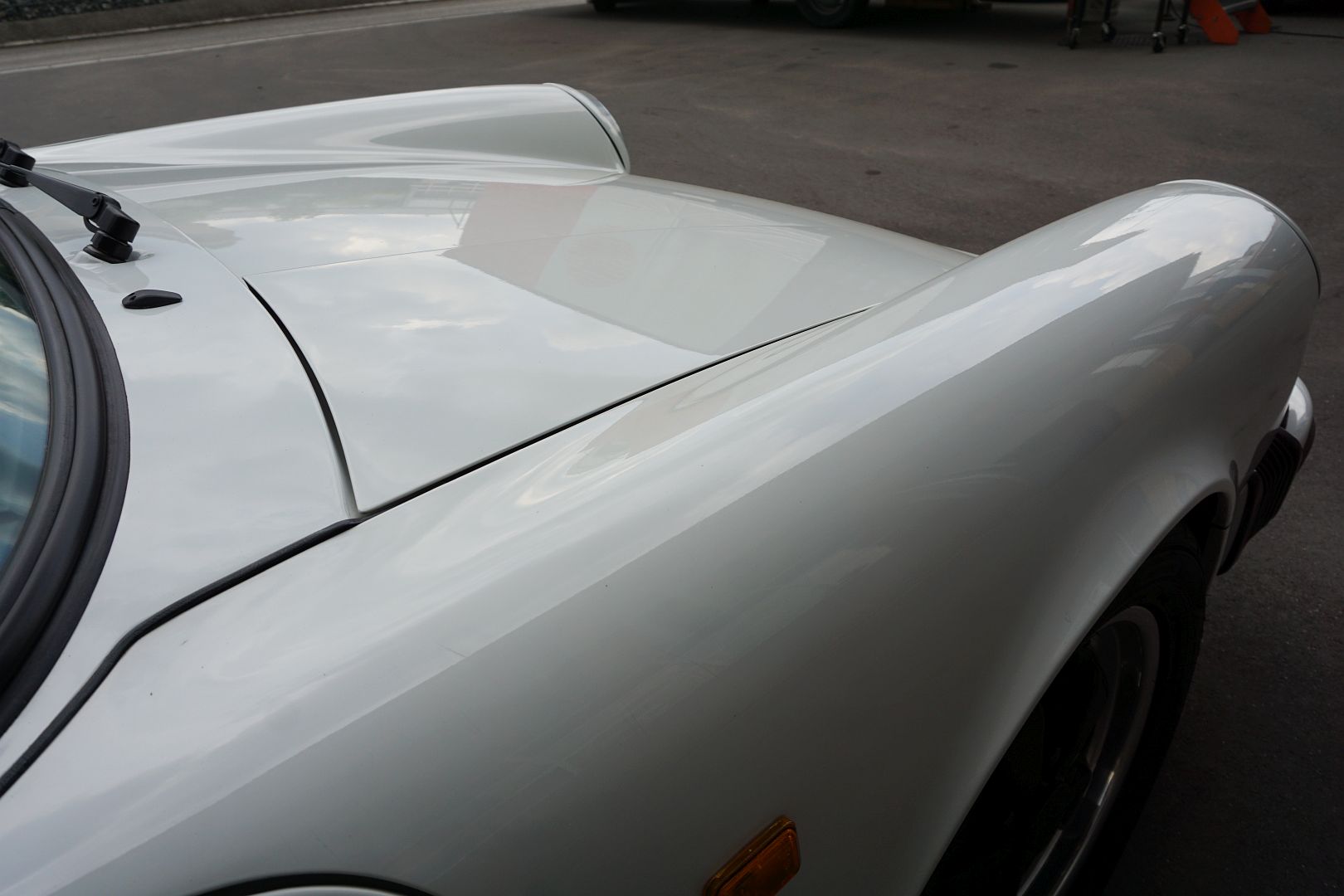 <trp-post-container data-trp-post-id='48818'>1986 Porsche 911 Carrera Cabriolet