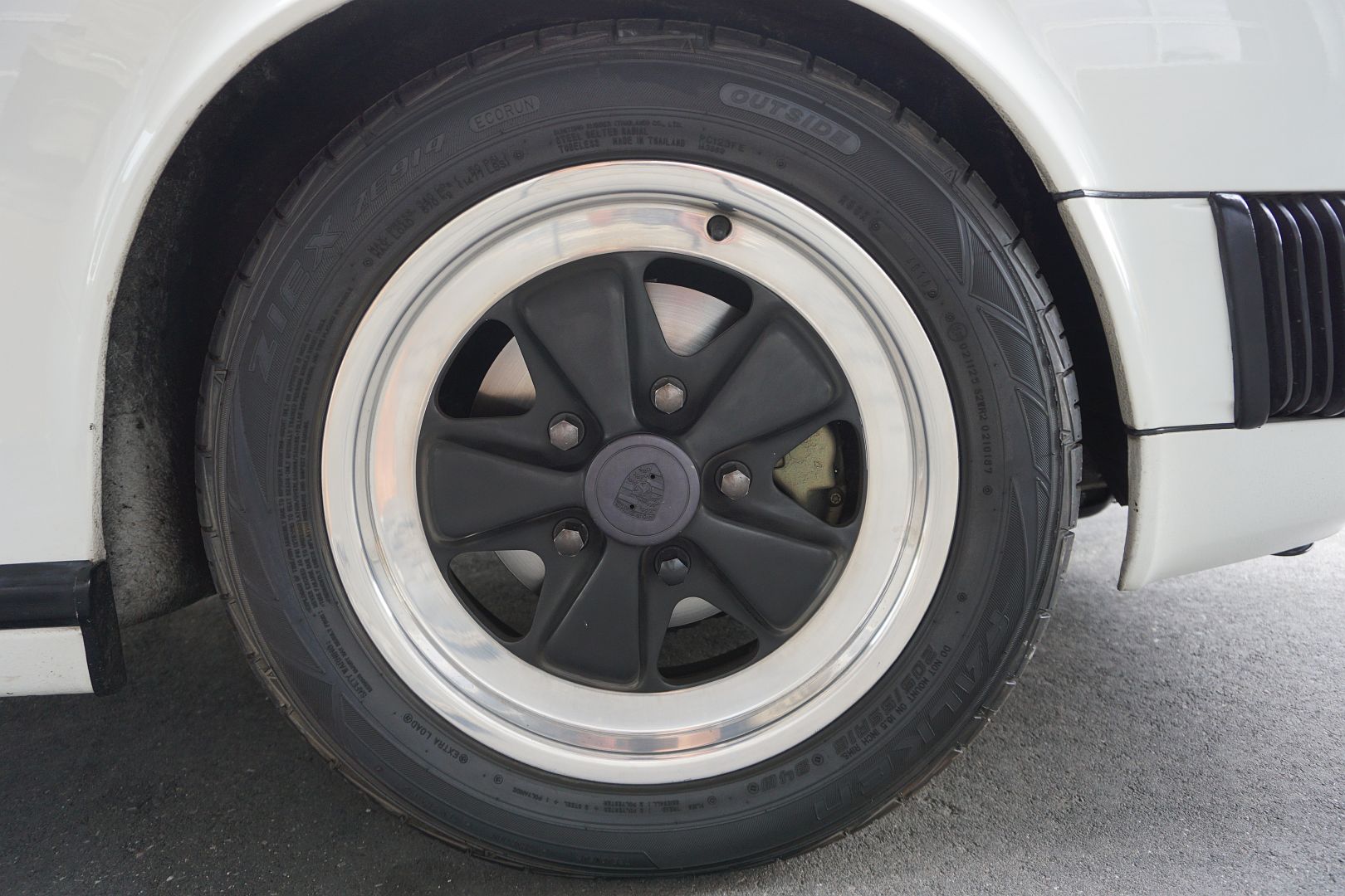 <trp-post-container data-trp-post-id='48818'>1986 Porsche 911 Carrera Cabriolet