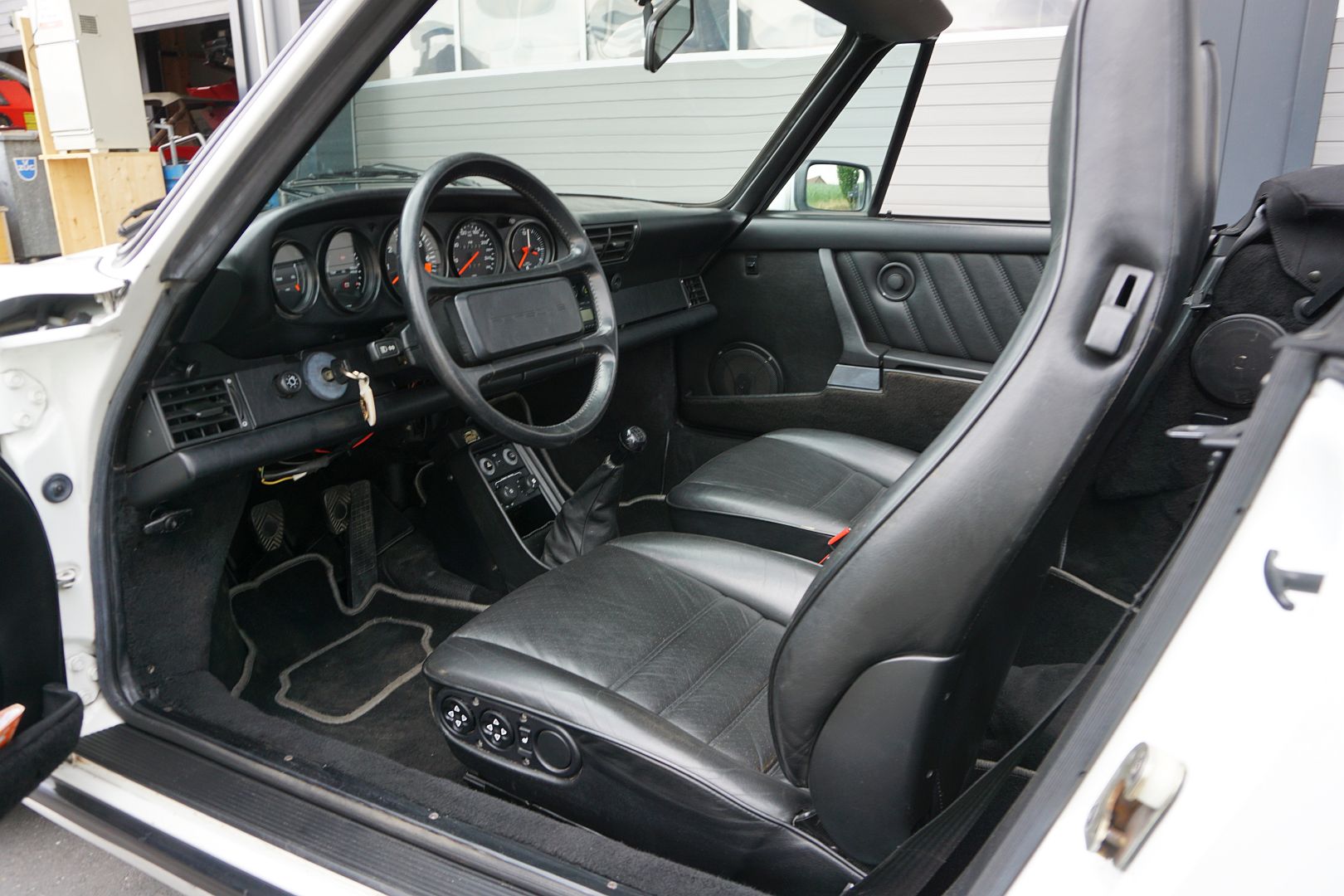 <trp-post-container data-trp-post-id='48818'>1986 Porsche 911 Carrera Cabriolet