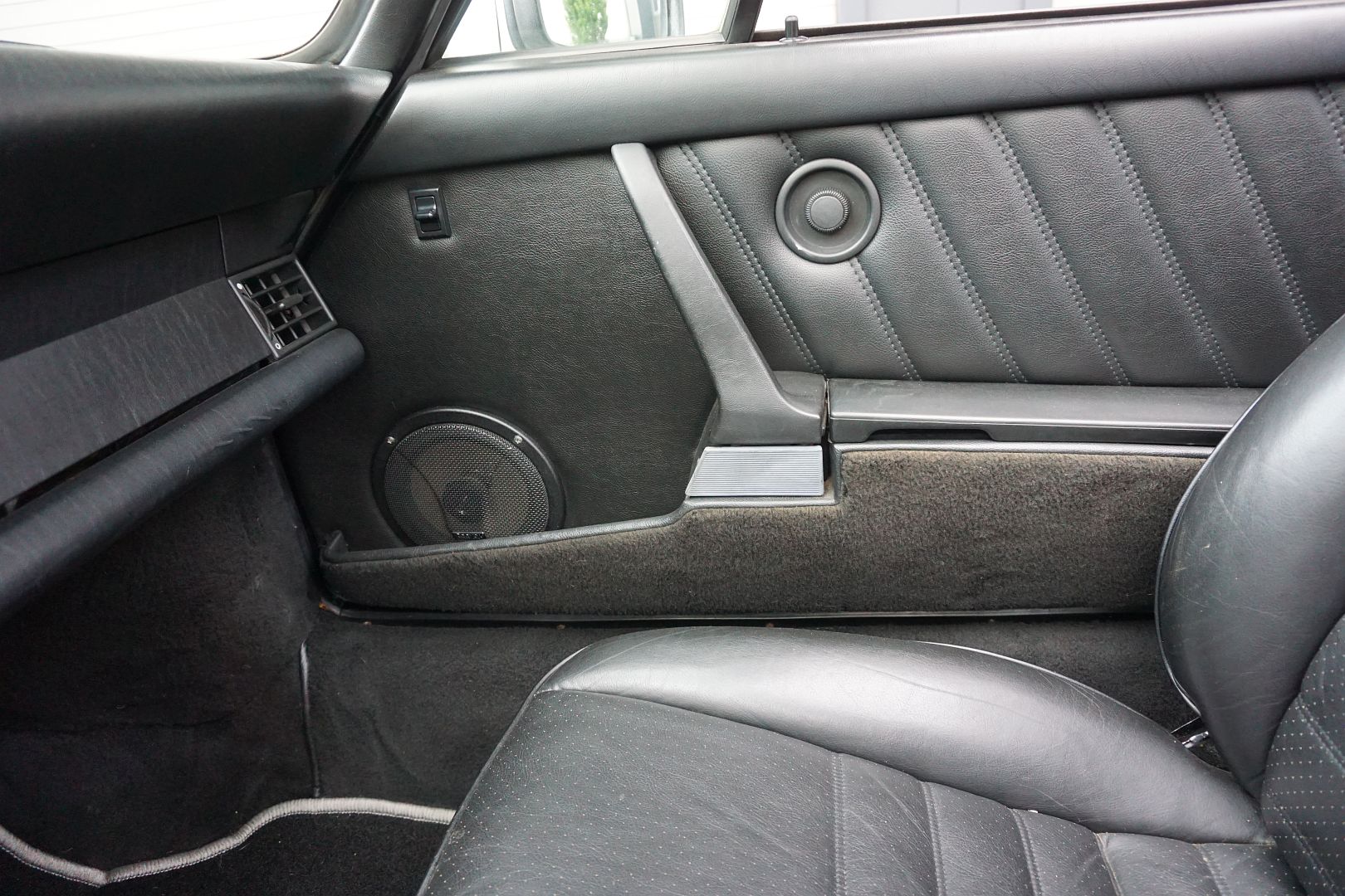 <trp-post-container data-trp-post-id='48818'>1986 Porsche 911 Carrera Cabriolet