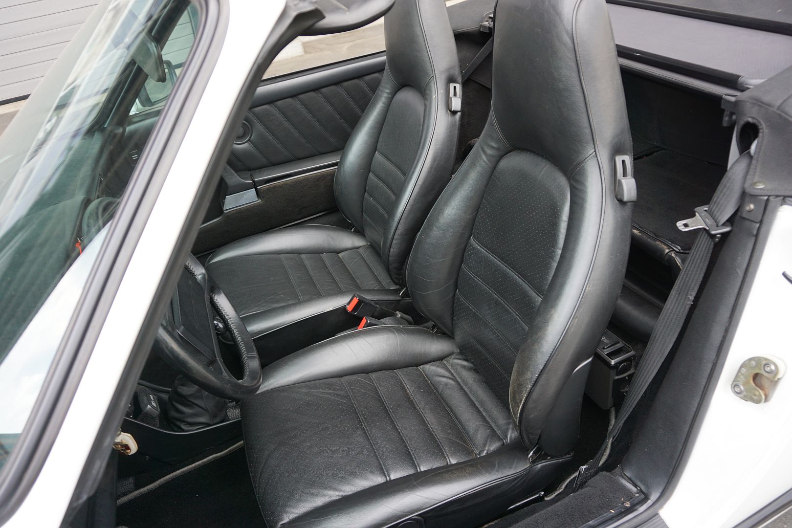 <trp-post-container data-trp-post-id='48818'>1986 Porsche 911 Carrera Cabriolet