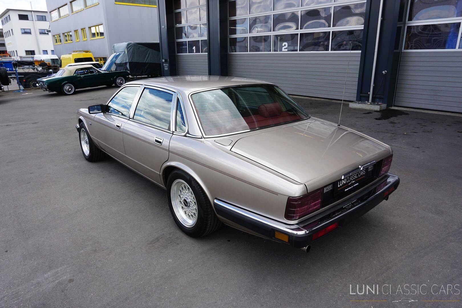 <trp-post-container data-trp-post-id='48723'>1987 Jaguar X40 Sovereign