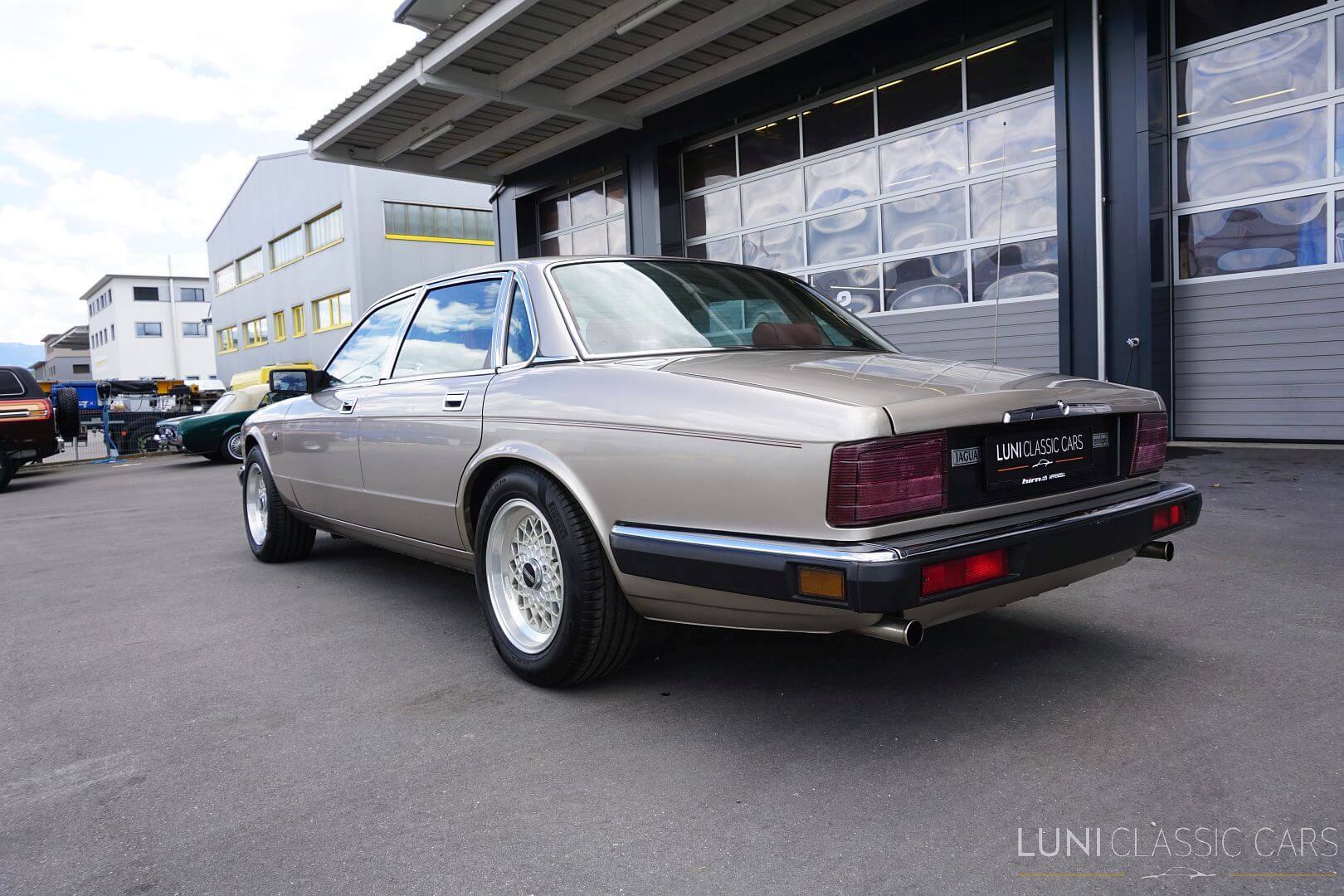 <trp-post-container data-trp-post-id='48723'>1987 Jaguar X40 Sovereign