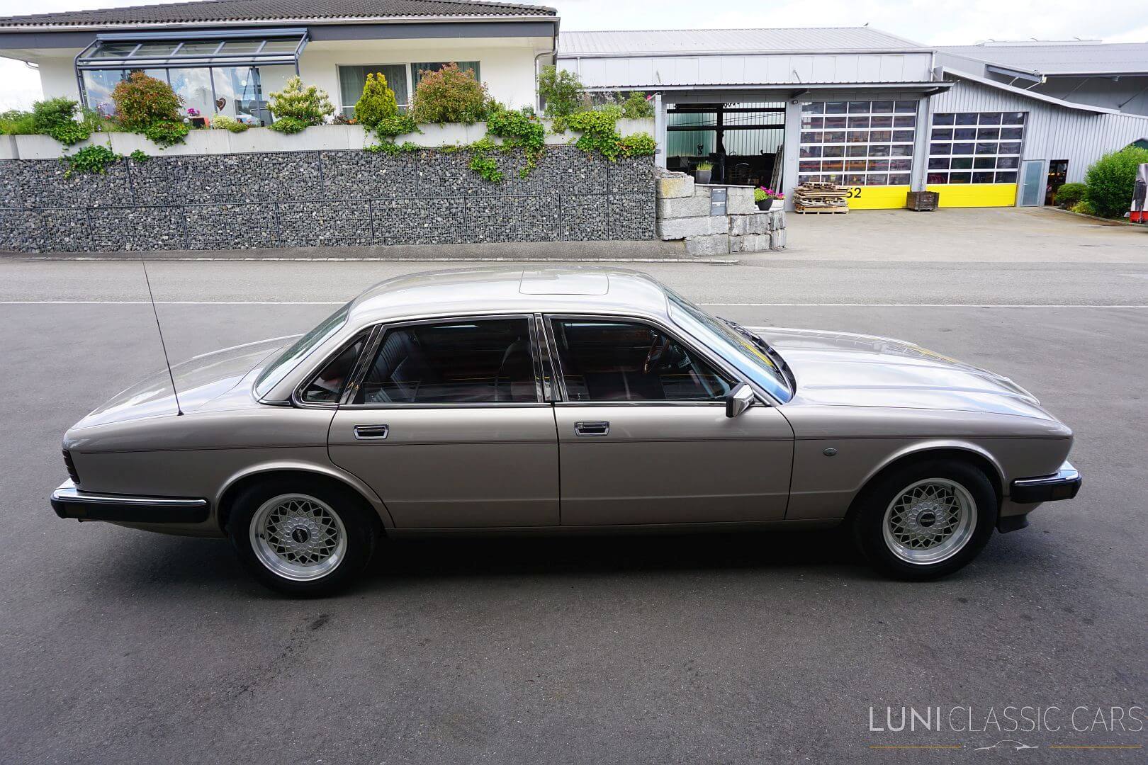 <trp-post-container data-trp-post-id='48723'>1987 Jaguar X40 Sovereign
