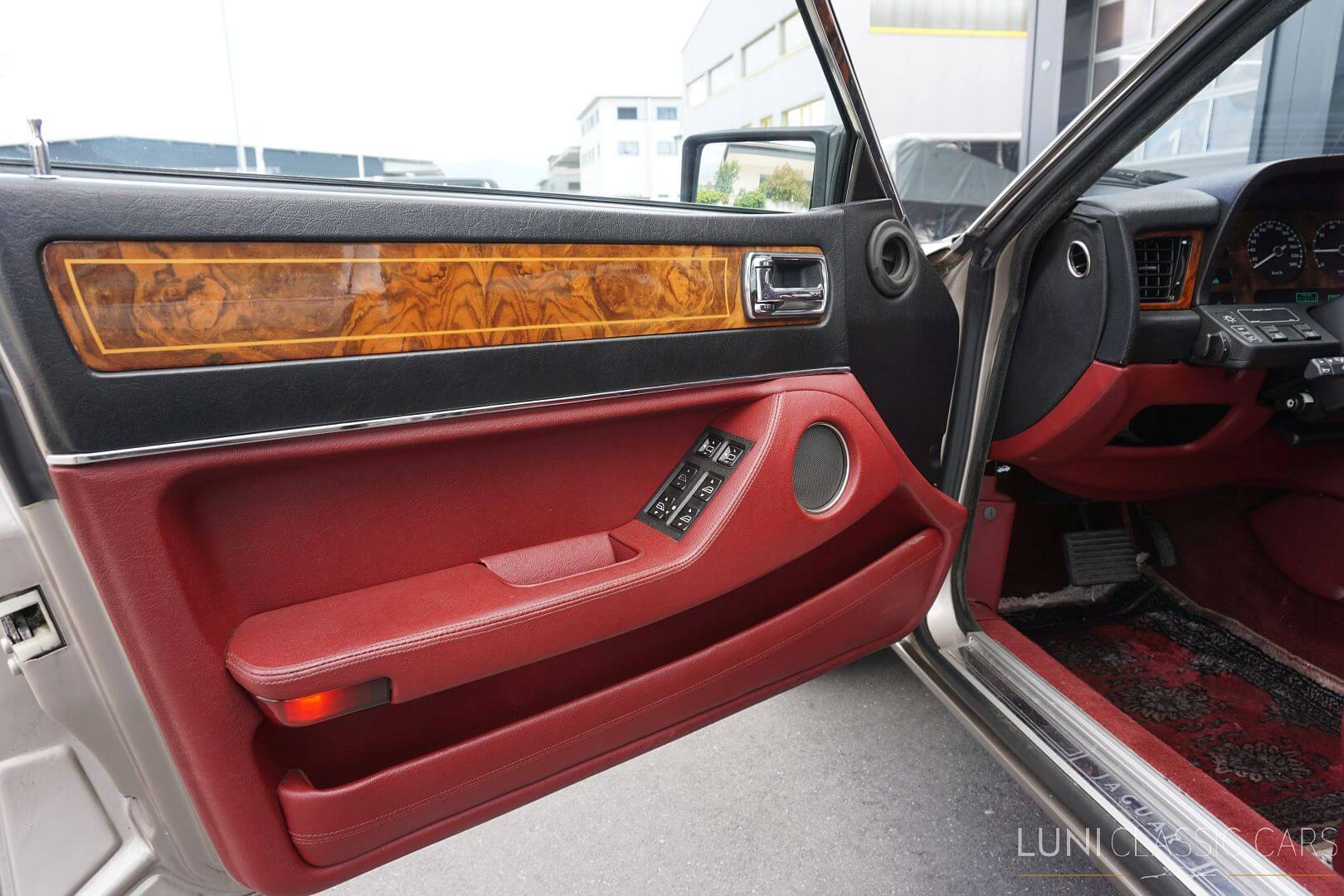 <trp-post-container data-trp-post-id='48723'>1987 Jaguar X40 Sovereign