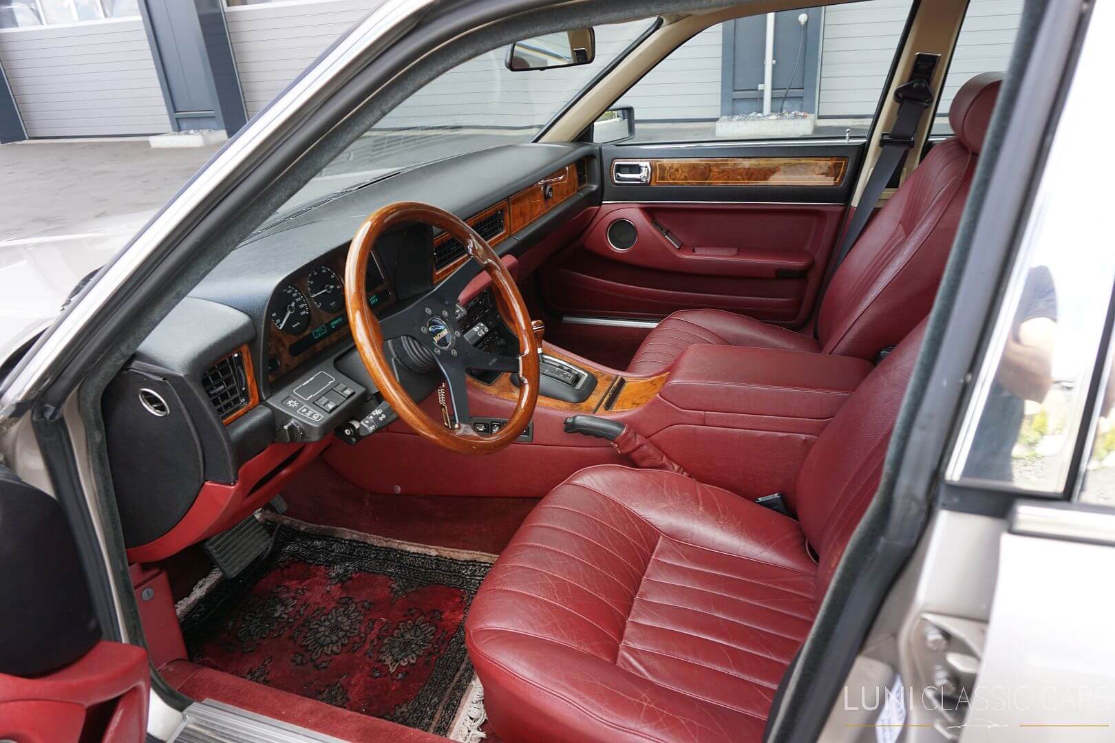 <trp-post-container data-trp-post-id='48723'>1987 Jaguar X40 Sovereign