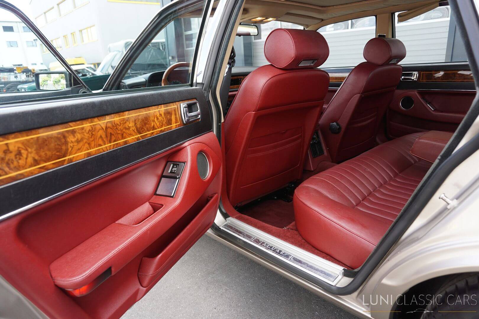 <trp-post-container data-trp-post-id='48723'>1987 Jaguar X40 Sovereign