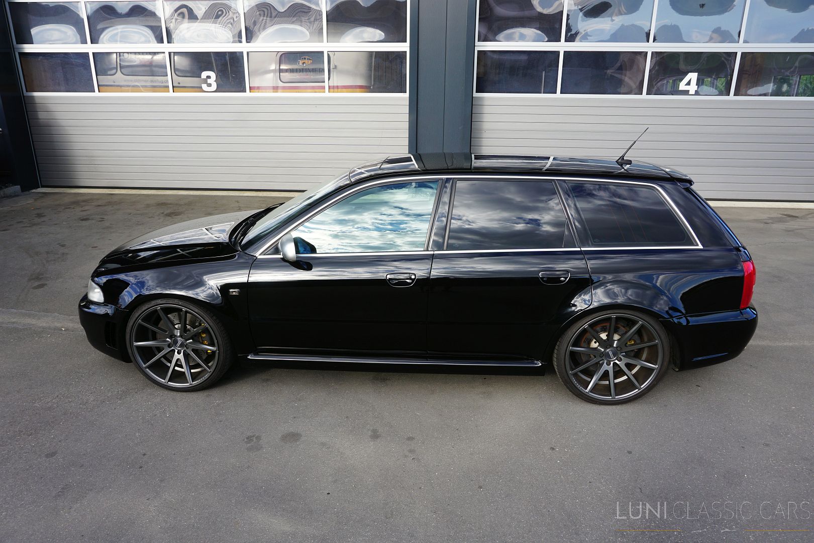 <trp-post-container data-trp-post-id='48976'>2000 Audi RS4 B5 Quattro