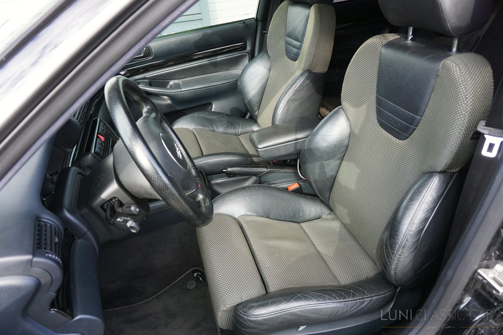 <trp-post-container data-trp-post-id='48976'>2000 Audi RS4 B5 Quattro