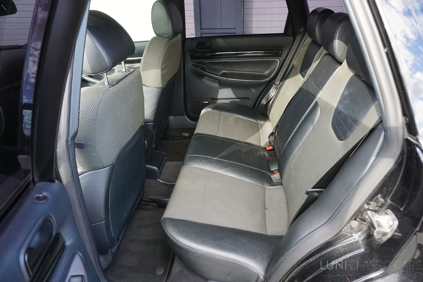<trp-post-container data-trp-post-id='48976'>2000 Audi RS4 B5 Quattro