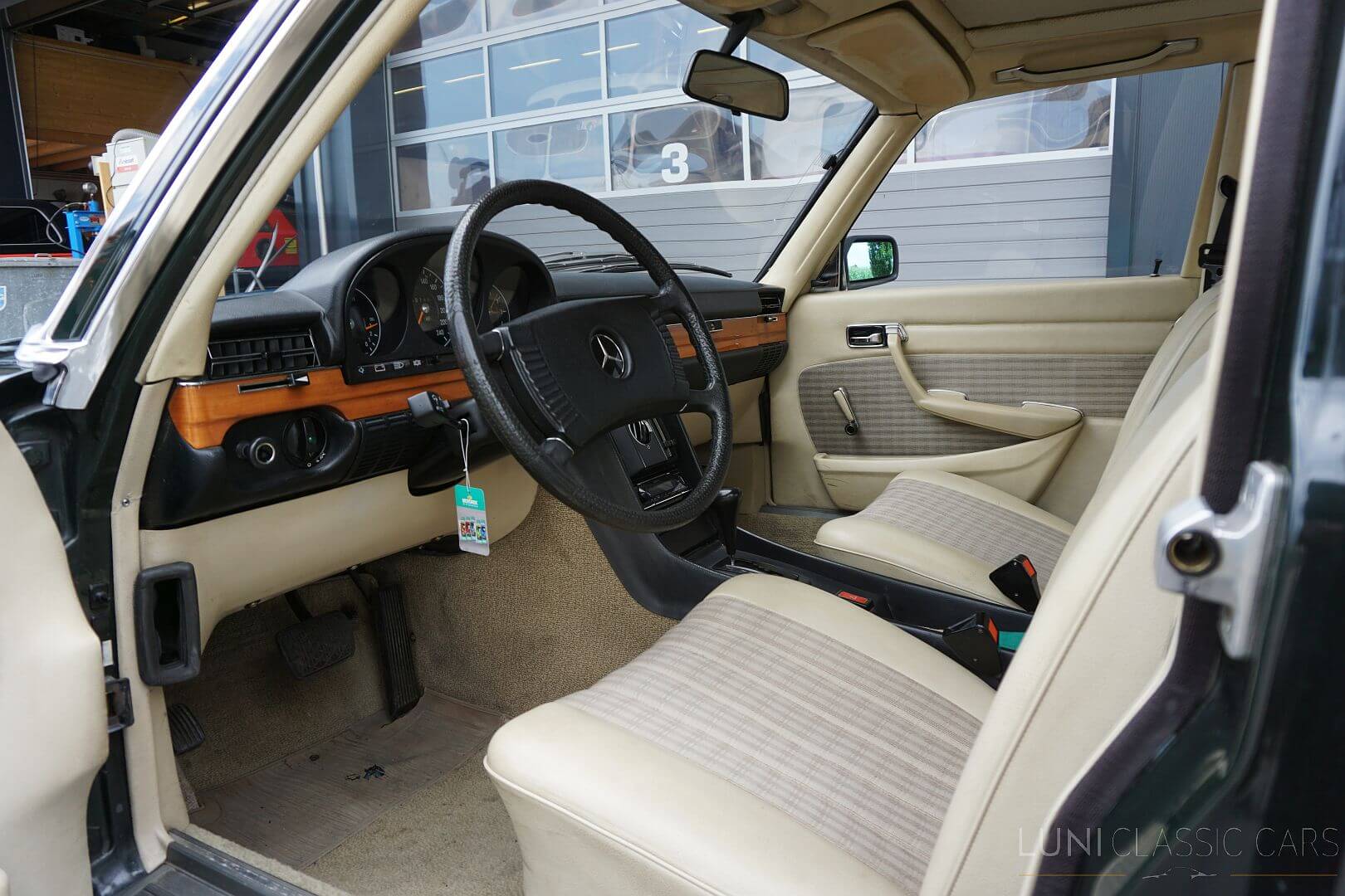 <trp-post-container data-trp-post-id='49042'>1973 Mercedes-Benz 280 S